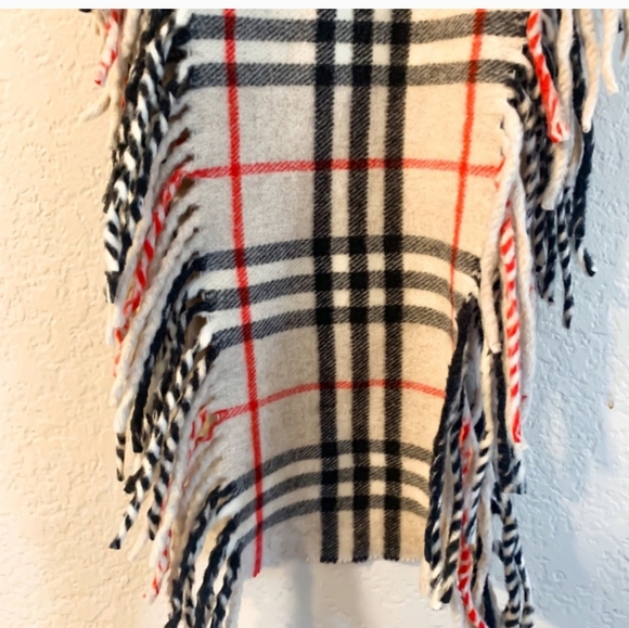 Authentic wool and cashmere Burberry scarf - Picture 2 of 3